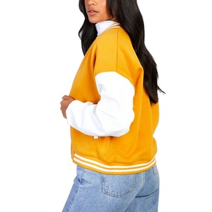 Veste universitaire courte à logo pour femmes, vente en gros, corps en laine, manches en cuir véritable, vestes universitaires courtes pour femmes 2026 - Product Image 3