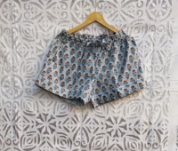 Set Piyama Kain Katun Bermotif Desainer Elegan Kemeja Kancing Ikat & Celana Pendek Pinggang Elastis Pakaian Tidur Nyaman Set Pj