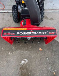 Soplador de Nieve Husqvarna ST224, Eficiente Quitanieves, Origen Estadounidense, 65 kg, Probado y Certificado, 2 Años de Garantía, Motor con Rodamientos - Product Image 2