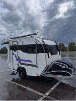 Caravane de luxe 4x4 standard américaine 2026 légère tout-terrain pour voyages, camping-car à vendre aux États-Unis et en Europe