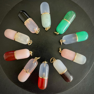 Pendentif capsule en pierre précieuse naturelle, pendentif capsule en pierre précieuse sculpté à la main plaqué or pour femmes, collier pour cadeau de bricolage - Product Image 1