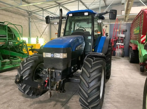 Cosechadora de Maíz Usada New Holland TM120 con Ruedas, Equipo Agrícola Compacto para Granjas y Huertos - Product Image 2