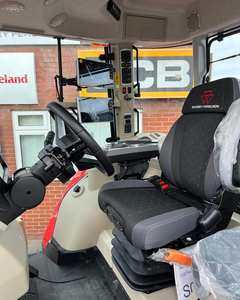 Tracteur agricole MF 7s.210 Tier 3 125 CV 4x4 avec transmission Dyna-4 disponible à la vente - Product Image 6