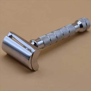 มีดโกนโครเมียมปลอดภัยสำหรับผู้ชายทำจากสเตนเลสพร้อมที่จับไม้ไผ่สำหรับใช้ในบ้านนำเสนอในกล่องไม้ - Product Image 3