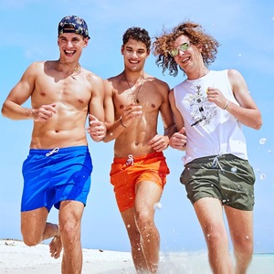 Vêtements de gym floraux personnalisés en gros Short de bain élégant pour hommes Best-seller Bikinis à carreaux grande taille Vêtements de plage imprimés - Product Image 4