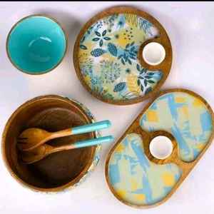 Cuencos de madera hechos a medida con cucharas de madera en hermosos colores ideales para reventa en tiendas de decoración del hogar - Product Image 3