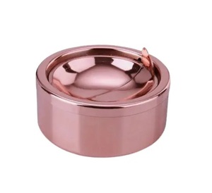 Cendriers décoratifs de cigarettes en métal antique de conception unique pour le bureau à domicile - Product Image 3