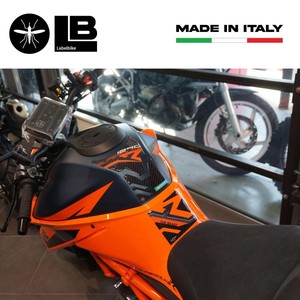 Adesivo 3D per Serbatoio Personalizzato Compatibile con KTM 1290 Super Duke R 2020-2022 Moto - Product Image 3