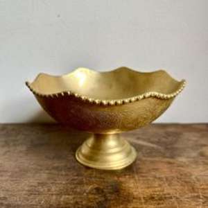 Cuenco para servir de latón antiguo hecho a mano de primera calidad, ecológico y elegante para servir comida o decoración de comedor en casa - Product Image 4