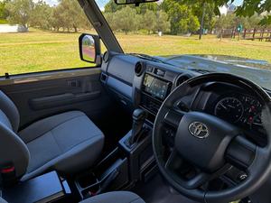 2024 para Toyota Hilux 2,8 Diesel en 4X4 con asientos de cuero de dirección derecha-Usado - Product Image 4