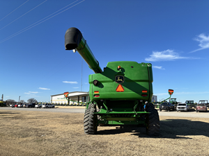 Maquinaria Agrícola Asequible, Cosechadora John Deere S680 en Venta - Product Image 5