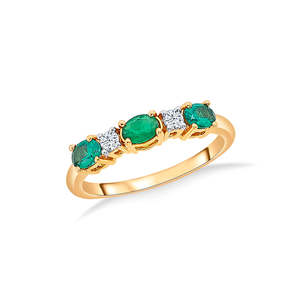 18k Yellow Gold Statement Ring for Women with <b>Cushion</b> and <b>Emerald</b> Cut Diamonds - Product Image 2