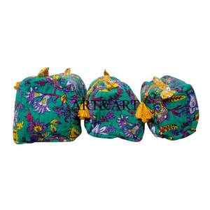 Custom Quilted Floral Print Eco-Friendly Cotton Water Resistant Large Capacity Cute <b>Women's</b> Makeup <b>Bag</b> with Zipper Closure - Product Image 2