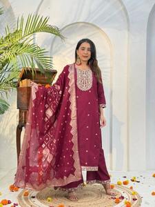 Vetican Kurti Plazzo Banarasi Dupatta para ropa informal y de fiesta tela de lujo estilo elegante que absorbe la humedad y secado rápido - Product Image 4