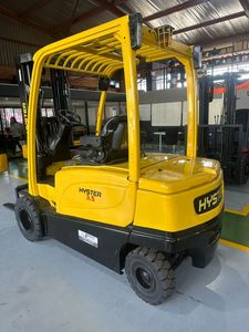 Chariot élévateur diesel neuf Folk Lift 2 tonnes pour usage intérieur avec mât 2/3 étages et garantie de 5 ans - Product Image 3
