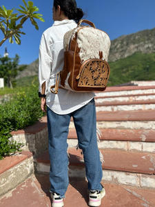 กระเป๋าเป้หนังวัวขนเฟอร์มือแฟชั่นมีสไตล์ใหม่กระเป๋าสะพายหลังหนังแกะมีสไตล์สไตล์ตะวันตก - Product Image 3