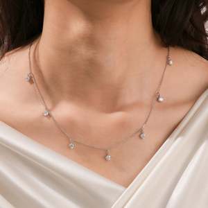 Collar de Diamantes y Esmeralda de Laboratorio de 2.80 CT, Impresionante Diseño Colgante para Bodas y Fiestas, y Colecciones de Joyería Fina de Alta Gama - Product Image 5