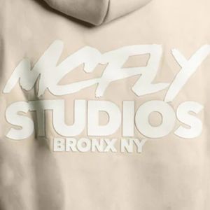 Sudadera con Capucha Beige para Hombre, de Algodón Grueso, con Bolsillo Tipo Canguro, Estilo Casual Urbano - Product Image 5