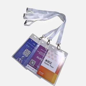 Porte-<span class=keywords><strong>badge</strong></span> en PVC extra large personnalisé Matériau souple transparent avec <span class=keywords><strong>pochette</strong></span> pour carte d'identité en métal Pochettes pour exposition <span class=keywords><strong>de</strong></span> conférence - Product Image 3