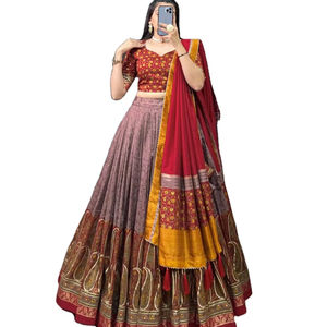 คอลเลกชันผ้าไหม Tussar lehenga สำหรับงานแต่งงานและงานปาร์ตี้พิมพ์ลาย kashmiri พร้อมฟอยล์ - Product Image 1