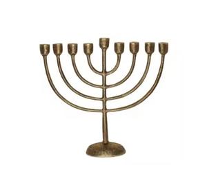 Bougeoir Menorah moderne à 7 branches en aluminium Candélabre juif fait à la main pour la maison ou un cadeau Judaica de bonne qualité - Product Image 1