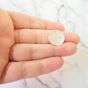 Encantos de logotipo de disco liso redondo de Plata de Ley 925 - Product Image 2