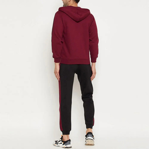 Chándal de hombre de precio asequible de fabricante pakistaní ajustado estilo único ropa de exterior conjunto de chándal de hombre hecho en Sialkot - Product Image 4