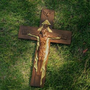 Padre, Hijo, Espíritu Santo, Cruz |   Crucifijo de Madera Tallado a Mano para Decoración de Pared |   Decoración Cristiana para el Hogar - Product Image 3