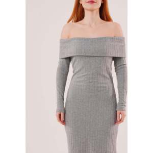 Vestido Midi de Punto Acanalado con Cuello Madonna para Mujer, Color Gris - Cómodo y Elegante Vestido de Manga Larga para Otoño - Product Image 5