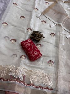 A Convierta cada festival en una memoria de moda con Sari de seda con estampado floral digital, elegancia de trabajo de lámina/alegría festiva. - Product Image 5