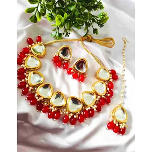Ensemble de collier plaqué or 24 carats Kundan Meenakari avec perles rouges, bijoux de mariée vintage raffinés pour cadeaux - Product Image 1