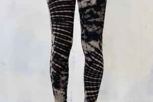 Pantalones de Yoga de Verano Personalizables de Alta Calidad para Mujer, Leggings Deportivos con un Patrón Abstracto - Product Image 3