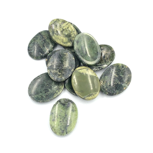 Feng Shui y estilo de hadas Pulgar de cristal pulido Piedra preciosa curativa de serpentina verde natural para Palm Worry Crystal Worry Stone - Product Image 1