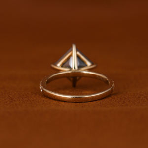 Anillo de compromiso de diamante cultivado en laboratorio de corte princesa azul, oro sólido de 14K, ajuste de pavé de moda, certificado IGI, anillo fino para mujer - Product Image 4