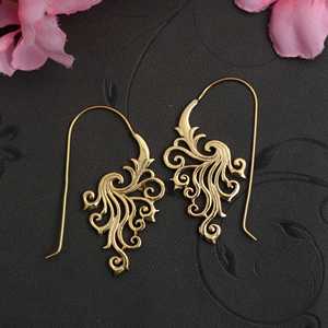 Pendientes de latón de filigrana dorada al por mayor, joyería de declaración Bohemia Vintage, Pendientes colgantes elegantes hechos a mano para mujer - Product Image 2