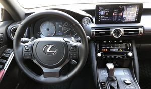 NOUVELLE ARRIVÉE - VOITURE D'OCCASION EN EXCELLENT ÉTAT - LEXUS IS 300 SEDAN 2024 - PRÊTE À ÊTRE EXPÉDIÉE - Product Image 2