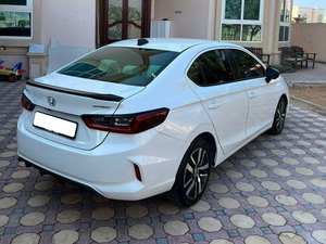 Honda Accord 1.4L V4 2022 occasion SUV Conduite à gauche Boîte de vitesses automatique Sièges en cuir Intérieur foncé comparable à BMW Nissan - Product Image 4