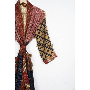 Robe kimono élégante en soie 100% de haute qualité, imprimée, col en V, motif magnifique, couleur personnalisable, logo - respirante, douce, printemps - Product Image 3