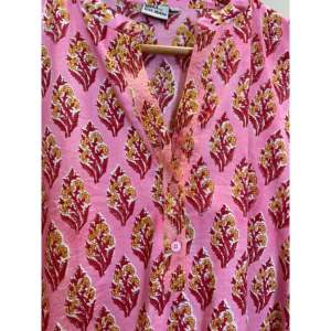 เสื้อเชิ้ตลายดอกไม้ผ้าป๊อปลินผสมไหมและผ้าฝ้ายถัก-สไตล์ลำลองถึงเป็นทางการ-มีสีชมพูสำหรับฤดูใบไม้ผลิและฤดูร้อน-ไซส์ XS ถึง XL - Product Image 2