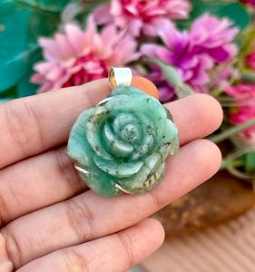 Pendentif en argent sterling 925 avec pierre précieuse émeraude naturelle pour femmes ou hommes Pendentif en forme de rose unique - Product Image 5