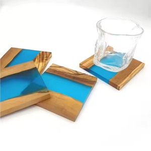 Dessous de verre artisanal en résine de bois conçu pour le placement de boissons décor de cuisine ensemble de plateaux de café-bar à usage domestique ou configuration de fête - Product Image 4