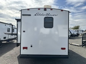 Camioneta H-e-a-r-t-l-a-n-d E-d-d-i-e B-a-u-e-r 2-6-2-B-H-L Usada del 2024 DISPONIBLE PARA LA VENTA - Product Image 4