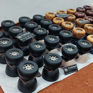 Quemador de madera hecho a mano para incienso decoración del hogar artículo de regalo difusor de aroma de madera natural diseño elegante de Tradebyd - Product Image 1