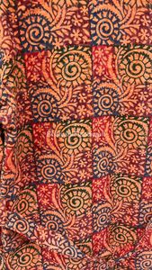 Robe longue matelassée unisexe vintage florale Kantha faite à la main, respirante, avec rembourrage en coton, pour l'hiver et la plage - Product Image 2