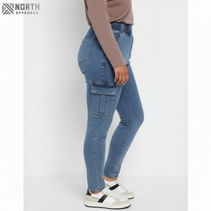 Meilleure qualité sur mesure séchage rapide denim jean pantalon taille moyenne style décontracté bouton décoration hiver vêtements de rue prix de gros - Product Image 2