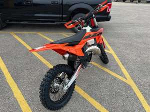 Increíbles Ofertas en Motocicletas Nuevas KTM 125 X-C 2025 - Product Image 3