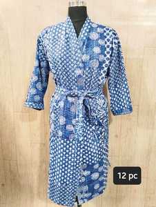 เสื้อคลุม Kantha สั่งทำสำหรับผู้หญิง & เด็กผู้หญิงมีขนาดและดีไซน์แตกต่างกันและยังมีสีเพื่อการขายต่อ - Product Image 6