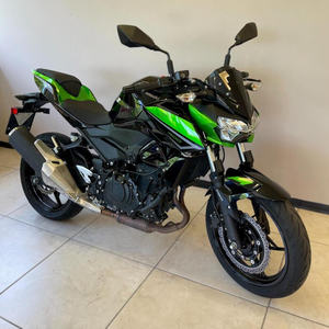 Motocicleta Urbana de Alto Rendimiento Kawasaki Z400 - Product Image 1