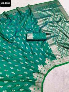 Saree en soie de Banarasi douce et pure pour mariage indien avec design auto-tissé Zari tissage contraste assorti riche Pallu Sari - Product Image 6