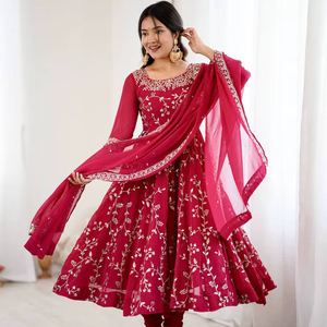 ชุดเดรสผ้าจอร์เจียต์ลายชนเผ่าประดับเลื่อม งานฝีมือ พร้อมผ้าคลุมไหล่ลูกไม้สี่ด้าน เอวยางยืด ไม่ยับ แห้งเร็ว เหมาะสำหรับงานปาร์ตี้ ฤดูหนาว - Product Image 1